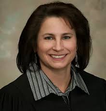 Kentucky judge Mary Shaw loses reelection to Tracy Evette Davis