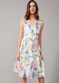 Lonnie Floral Fit And Flare Dress Phase Eight In 2020 Fit And Flare Dress Flare Dress Floral Fit