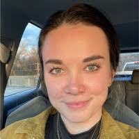 Lisa Pigg's Instagram, Twitter & Facebook