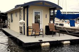 Check Out This Awesome Listing On Airbnb Modern Houseboat On Lake Union In Seattle Lake Union Houseboats House Boat Vacation Home Lake Union