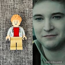 did a sketch of Unsuur with my builder, Opal Totally diddnt pick that name  cuz of Unsuur what are you talkin about ahahaa *sweating* Its so hard  drawing faces at an angle