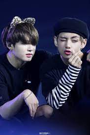 Mar 29, 2018 · no confirmed photos of v's siblings have appeared to have been made public, however, kim eun jin may look something like v's beautiful younger cousin, pictured here. Bts V Cute Wallpapers Wallpaper Cave