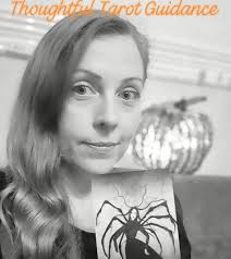 International mediums and tutors demonstrating mediumship online