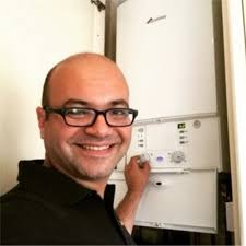 Customer hand over meetings yesterday with Daniel Hemsworth I think I stood  out in my pink hi vis! 😜