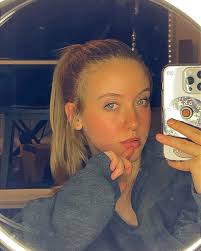 Nina Wallace (@nina_wallace02) • Instagram photos and videos