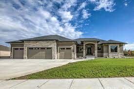Refresh your house with the same color rather than choosing a different hue; One Story House Exterior Design Trendecors