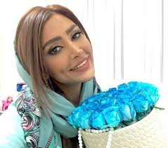 احسان علیخانی در برنامه ماه عسل در گفتگو با یک «فرزند طلاق» گفت: Ø®ÙˆØ§Ø³ØªÚ¯Ø§Ø±ÛŒ Ø§Ø­Ø³Ø§Ù† Ø¹Ù„ÛŒØ®Ø§Ù†ÛŒ Ø§Ø² Ø§Ù„Ù‡Ø§Ù… Ø¹Ø±Ø¨ ÙˆØ§Ù‚Ø¹ÛŒØª Ø¯Ø§Ø±Ø¯ Ø¨ÛŒÙˆÚ¯Ø±Ø§ÙÛŒ Ùˆ Ø­ÙˆØ§Ø´ÛŒ Ø§Ù„Ù‡Ø§Ù… Ø¹Ø±Ø¨ Ø¨Øª Ù…Ø§Ø±Ú©Øª