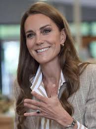 Cambridge ROYALS Chronicle 1940 to 1990, by Mike Petty 1940 1940 08 16 The  Duchess of Gloucester visited Cambridge. At an emergency hospital, the  whole of the nursing staff, regular and auxiliary,