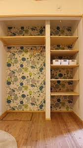 2 070万円からの規格住宅 エコハウス 紡 収納の可愛い壁紙のクローゼット 新築 マイホーム 木の家 自然素材の家 規格住宅 無垢の床 漆喰 アンシンハウズ クローゼット クローゼット 収納 クローゼット 扉なし クローゼット リフォーム