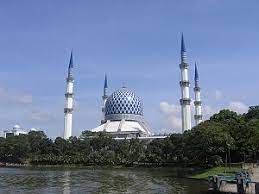 The other way is to take the ktm komuter train and disembark at shah alam station. Shah Alam Reisefuhrer Auf Wikivoyage