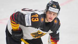 Nhl, the nhl shield, the word mark and image of the stanley cup, the stanley cup playoffs logo, the stanley cup final logo, center. Nhl Lukas Reichel Unterschreibt Vertrag Bei Den Chicago Blackhawks Kicker