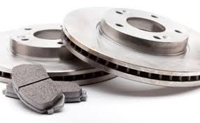 Prix sur idgarages.com avec remises exclusives il est recommandé du changer ses plaquettes de freins tous les 10 000km nous proposons le changement de disques et ou plaquettes de freins avant, arrière, ou avant et arrière. Disques Et Plaquettes De Frein Changement Et Prix Le Blog De Carter Cash