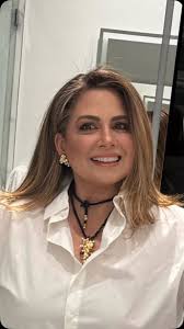 An afternoon at Bergdorf Goodman @bergdorfs with the most amazing and  beautiful pieces to set a most gorgeous table! It's quite like paradise for  those of us who are crazy about table