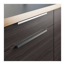 Frische Einrichtungsideen Und Erschwingliche Mobel Modern White Kitchen Cabinets Kitchen Door Handles Small Kitchen Decor