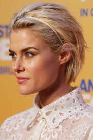 Style In Between Hair With A Hairband Like Rachael Taylor Http Beautyeditor Ca 2013 08 01 Want T Growing Out Short Hair Styles Short Hair Styles Hair Styles
