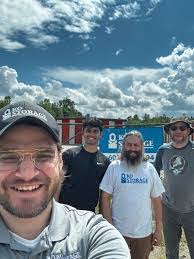 Karen Pettinger's Instagram, Twitter & Facebook