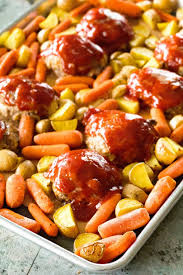 Meatloaf is one of those nostalgic meals that we enjoyed as a family growing up. Sheet Pan Mini Meatloaf And Veggies Julie S Eats Treats