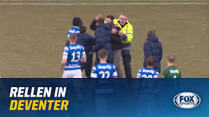 Een uitslag die niet helemaal recht het koste moeite de bal in de ploeg te houden en er werd snel gekozen voor de lange bal op rose. Rellen Op Het Veld Na Go Ahead Eagles De Graafschap Youtube