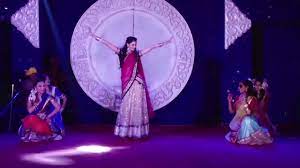 Последние твиты от @gaana (@gaana). Dj Wale Babu Mera Gaana Chala Do Nachan Farrate Aata Maaji Satakli Dance Youtube