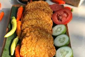 1/2 buah pepaya muda, diparut tipis; Resep Tempe Goreng Bumbu Kuning Yang Rasanya Gurih Banget