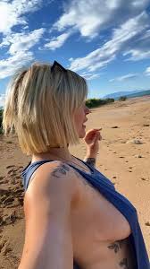 Aneta Figgut on X: Ich bin mal wieder spazieren! Diesmal mit meinen Mops  im Urlaub urlaub t.couvA8Tbutqu  X