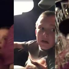 Seram, Anak Kecil Ini Hampir Terlempar dari Roller Coaster