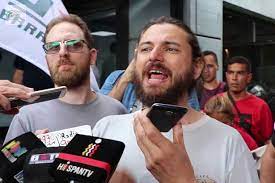 Argentinos lean esto todo queda en la familia peronista el padre de juan grabois es 'pajarito' grabois y fue dirigente de guardia de hierro, una secta de ultraderecha peronista a la que también. Juan Grabois Un Personaje A Atender Cuidadosamente Opinion Elentrerios Com