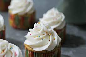 Vanilla Buttercream That Won T Melt The Ginger Bread Girl Recipe Cupcake Frosting Recipes Butter Cream Cupcake Icing Recipe