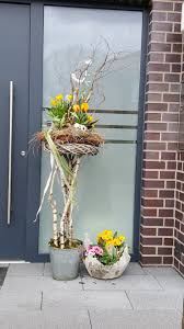 Deko Fur Den Hauseingang Osterdeko Hauseingang Fruhlings Dekoration Fruhlingsdekoration