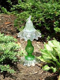 Vintage Green Glass Garden Art Totem Sculpture Etsy Glass Garden Art Garden Art Glass Garden Flowers