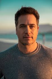 Besige Frank Rautenbach gesels openlik met SARIE: 'Ek is gelukkig en  tevrede in my eie vel'