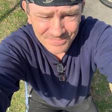 Going LIVE tonight from my Airbnb 😘 Who will I see there? 😍