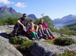 Wie und warum das geschieht und was man rechtlich dagegen tun kann, lesen sie im folgenden artikel. Norwegen Arger Mit Dem Jugendamt Und Plotzlich Sind Die Kinder Weg Panorama