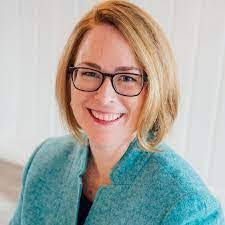 Karen Devitt's Instagram, Twitter & Facebook