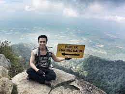 Gunung datuk is really a rocky ledge about two thirds up the way to the true peak, gunung rembau. Gunung Datuk Search For The Foot Step Of The Warrior Hang Tuah 19 11 16 Yang Chang No 28