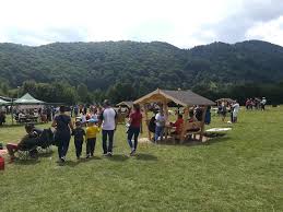 Vestea că preşedintele traian băsescu va veni astăzi la valea doftanei a apărut mai întâi ca un zvon. Festivalul CaÈcavelei Posts Facebook