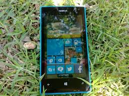 Las tiendas de aplicaciones, permiten descargar lo que uno desee para personalizar el teléfono; Nokia Lumia 520 Caracteristicas