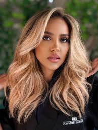 Débora Cortes. “Temos serviço completo, com tudo o que você precisa para se  sentir ÚNICA 🤌🏻❤️