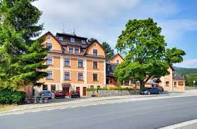 Můžete rezervovat pokoj nebo apartmán již od 680 kč za osobu a noc. Hotel Stara Posta Bela Pod Pradedem Revngo Com