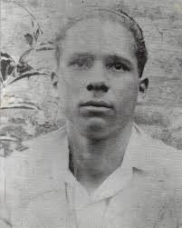 Watching my children's distant relative, Jessica Chastain, who is listed as  a descendant of Pierre Chastain, Huegenot from France in 1700. Aloha from  Michigan. Your kin live in Kauai'i ✌🏽❤️🤙🏽🌈. Blessings!