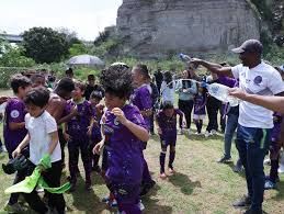 Fútbol barrial: Llanto y alegría en El Hueco