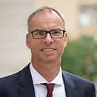 Büsing gewinnt Quereinsteiger von Görg in Frankfurt