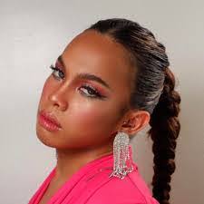 Aliah Rivera's Instagram, Twitter & Facebook