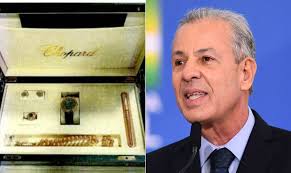 Ex-ministro de Bolsonaro mudará versão sobre joias para Michelle em  depoimento à PF