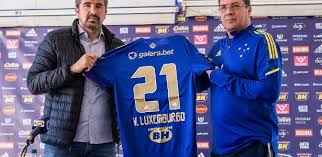 O cruzeiro tem contratos de transmissão na tv aberta (rede globo) e na tv a cabo (sportv e premiere). Maz5albepxalvm