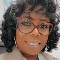 Andrea Bosch's Instagram, Twitter & Facebook