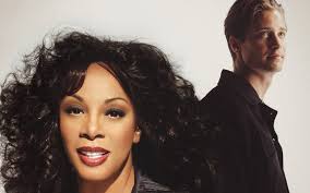 Good morning ☀️😅 It's been scorching hot here in Tokyo 🇯🇵 every day 💦  Today, I'd like to start with Sentimental Donna Summer