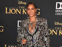 When beyoncé hit the carpet at the lion king premiere in l.a., it was blue who was by her side, in beyoncé isn't like other moms. Beyonce Drops Rare Photos Of Blue Ivy S Party Twins Family Time