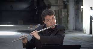 Une Web Serie Consacree A La Flute En 2020 Flute Instruments Musee D Art