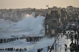 Saint Malo Grande Maree Sur Le Sillon Bretagne Paysage Tempete En Bretagne Saint Malo